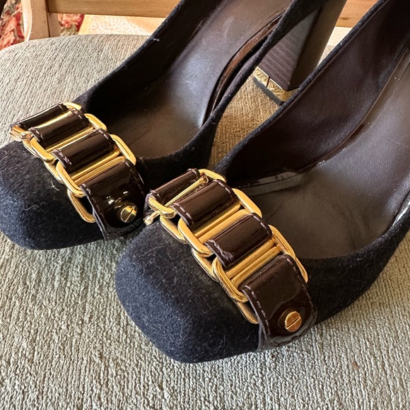 Tory Burch size 8 Laura flannel heels - Picture 3 of 8